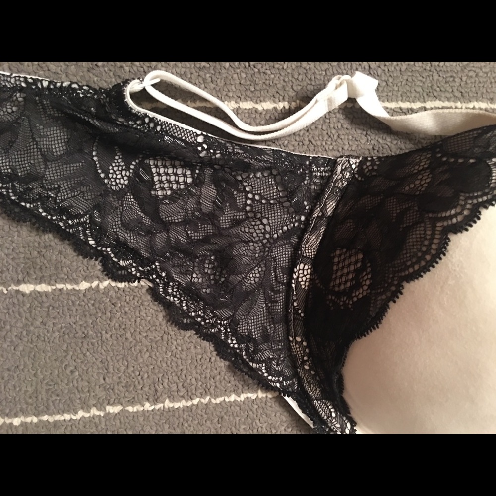 Victoria Secret Bra - Picture 3 of 4